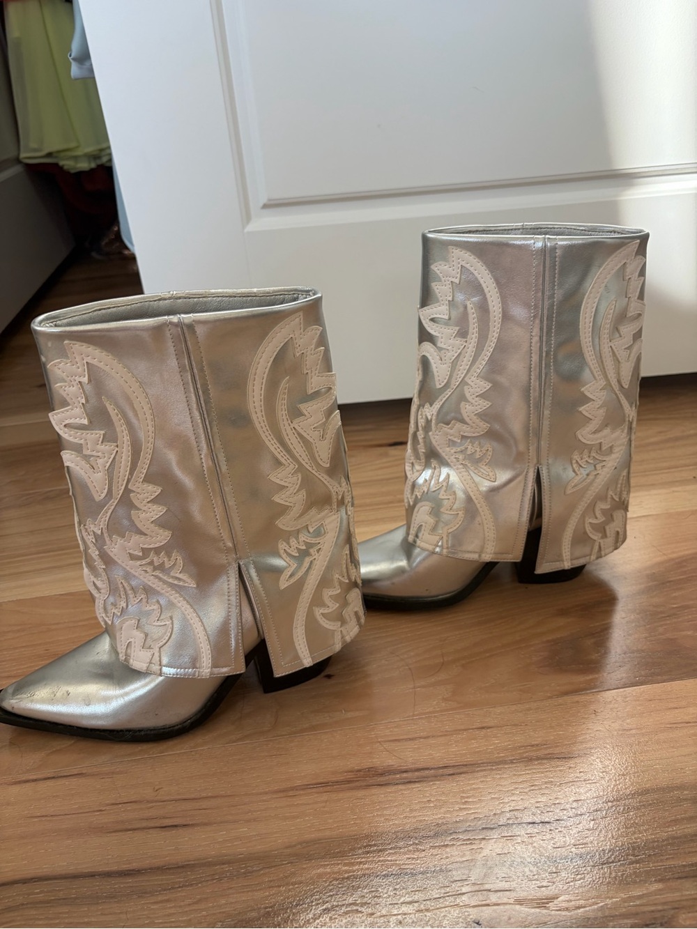 Azalea Wang Silver Embroidered Western Mid-Calf Heeled Boots - Picture 2 of 3